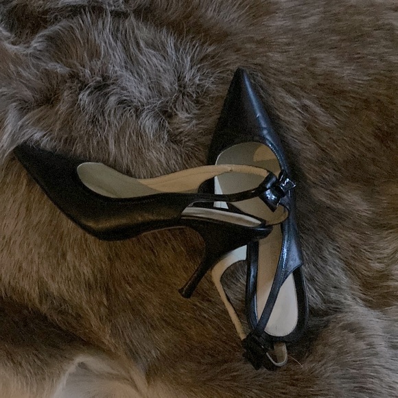 Sling back Black leather upper & sole with patent strip and small bow on strap - Picture 1 of 2